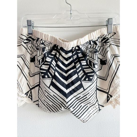 Oracle Fox For Billabong Black White Elastic Waist Aztec Lace Shorts - Picture 5 of 7